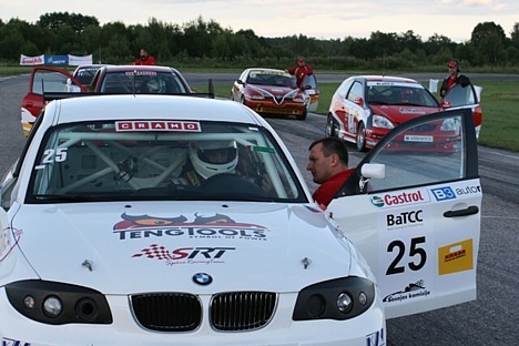 BMW 130 – tieši ar šādu sacīkšu automašīnu SRT komandu sajās sacīkstēs, Baltic Open klasē pārstāvēja Igor Grushelevskiy. Šim sportistam šīs bija otrās 26367