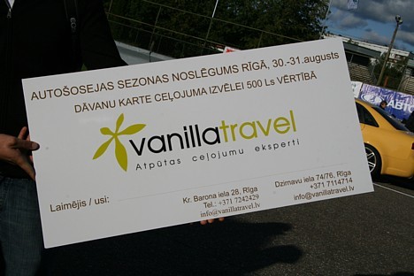 Ceļojumu aģentūra Vanilla Travel dāvāja autosacīkšu viesiem dāvanu karti 500 LVL vērtībā - sīkāka informācija - www.vanillatravel.lv 27063