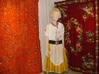 Vēl tagad igauņu sievietes auž sev tradicionālos svārkus un segas, piemēram, Kihnu salā sievietes staigā arī ikdienā tikai tradicionālajā tērpā 7