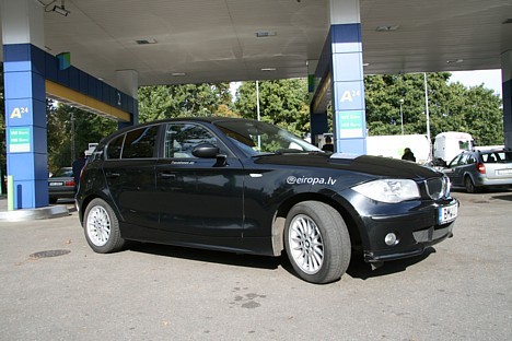 Automašīnas BMW 120d (2006) rūpnīcas tehniskajos rādītājos ir rakstīts, ka ar automātisko ātrumu pārnesumu vidējais degvielas patēriņš ir 6,6 litri uz Automašīnas BMW 120d (2006) rūpnīcas tehniskajos rādītājos ir rakstīts, ka ar automātisko ātrumu pārnesumu vidējais degvielas patēriņš ir 6,6 litri uz 27987