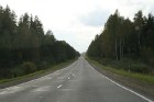 Lielceļam A9 no Rīgas uz Liepāju būtu nepieciešams kārtīgs remonts, jo daudzos ceļa posmos asfalta klājums ir nekvalitatīts. Taču rudenīgais skaistums 10