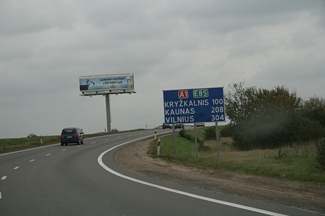No Klaipēdas līdz Kauņai ir vidēji 210 km. Lai gan uz autostrādes ir atļauts braukt 130 km/h mēs izvēlamies konstanto 90 km/h. No Klaipēdas līdz Kauņai ir vidēji 210 km. Lai gan uz autostrādes ir atļauts braukt 130 km/h mēs izvēlamies konstanto 90 km/h. 28045