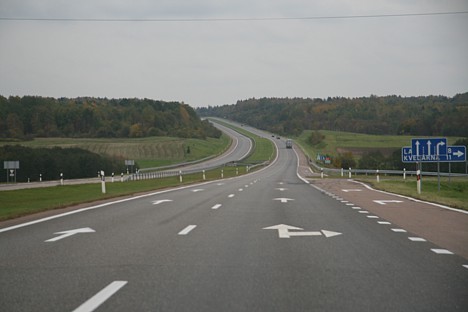 Lietuvas autostrāde var tikai priecēt, jo jau pēc neliela brīža degvielas vidējais patēriņš nokrītas uz 4,8 litriem Lietuvas autostrāde var tikai priecēt, jo jau pēc neliela brīža degvielas vidējais patēriņš nokrītas uz 4,8 litriem 28046