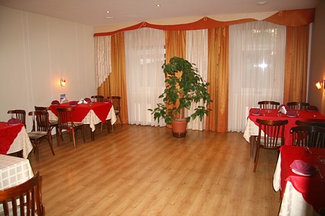Viena no viesnīcas banketu zālēm 28166