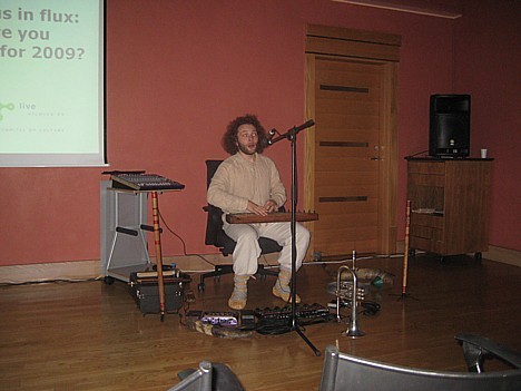 Pasākumā uzstājās arī lietuviešu multiinstrumentālists Saulius Petreikis 28307