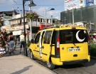 Tucijas takši Antaljā ir dzeltenā krāsā un tos var bieži sastapt gandrīz jebkurā pilsētas centrālajā daļā 9