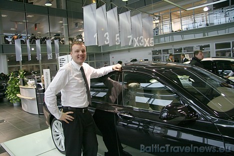 BM Auto pārdošanas menedžeris Dainis Bautris ir iepazinis jauno automašīnu arī reālos apstākļos uz lielceļa BM Auto pārdošanas menedžeris Dainis Bautris ir iepazinis jauno automašīnu arī reālos apstākļos uz lielceļa 28911