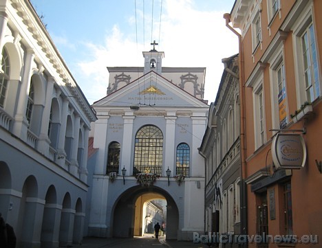 Aušros Vartai - viena no populārākajām svētvietām, populāra ne tikai Lietuvā, bet arī jau ārvalstīs. Šie vārti bija vieni no pieciem pirmajiem Viļņas Aušros Vartai - viena no populārākajām svētvietām, populāra ne tikai Lietuvā, bet arī jau ārvalstīs. Šie vārti bija vieni no pieciem pirmajiem Viļņas 29000