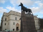 Vecpilsētā uzstādīts piemineklis Lietuvas karalim Gediminam 12