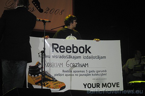 Visvairāk balsis savācis bija Roberts Gobziņš, tādejādi saņemot balvā no Reebok uz 5 gadiem iespēju par velti saņemt apavus bez maksas katrā jaunajā s Visvairāk balsis savācis bija Roberts Gobziņš, tādejādi saņemot balvā no Reebok uz 5 gadiem iespēju par velti saņemt apavus bez maksas katrā jaunajā s 29028