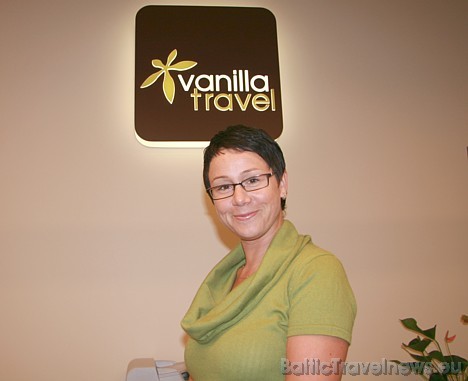 Tūrisma aģentūras Vanilla Travel ceļojumu konsultante Guna Komkova katru apmeklētāju sagaida ar smaidu 29078