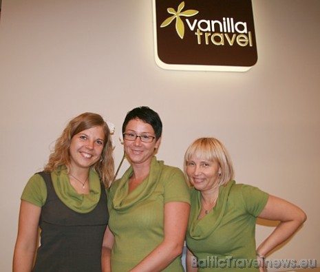 Ceļojumu aģentūras Vanilla Travel (Panorama Plaza) komanda - Elīna Lāce-Kalniņa, Guna Komkova un Anda Vītola 29090