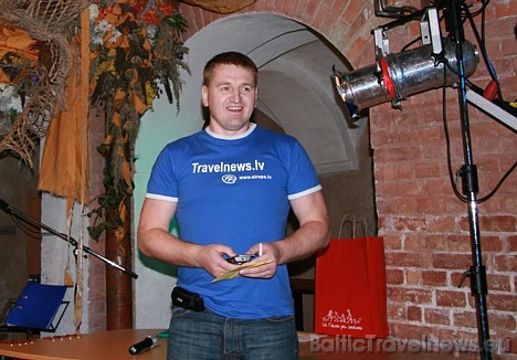 Travelnews.lv direktors Aivars Mackevičs apsveic balvas Lielais Jēkabs saņēmējus un pasniedz dāvanu Guntaram Seilim (KTA prezidentam) Travelnews.lv direktors Aivars Mackevičs apsveic balvas Lielais Jēkabs saņēmējus un pasniedz dāvanu Guntaram Seilim (KTA prezidentam) 29207