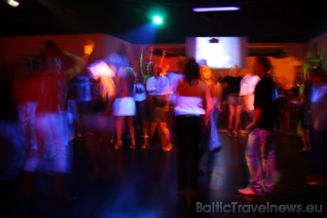Katru sava atvaļinājuma dienu Jūs varat noslēgt ar labu mūziku un dejām kūrorta diskotēkā Space Disco un klubā Smaila’s Katru sava atvaļinājuma dienu Jūs varat noslēgt ar labu mūziku un dejām kūrorta diskotēkā Space Disco un klubā Smaila’s 29247