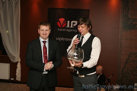 Aivars Mackevičs (Travelnews.lv direktors) izlozē V.I.P. Travel organizētās akcijas galveno balvu Aivars Mackevičs (Travelnews.lv direktors) izlozē V.I.P. Travel organizētās akcijas galveno balvu 29363