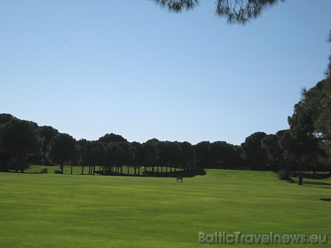 Golfa spēlētāju rīcībā ir trīs golfa laukumi