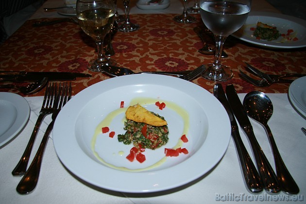 Tropicana Grand Azure Resort vakariņas kādā no restorāniem 30397