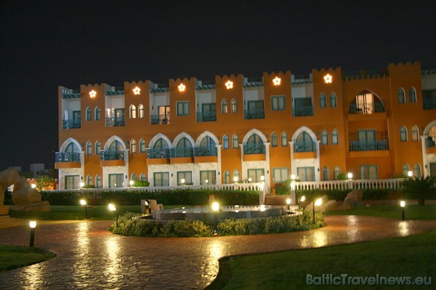Vakara bildes Tropicana Grand Azure Resort teritorijā 30399
