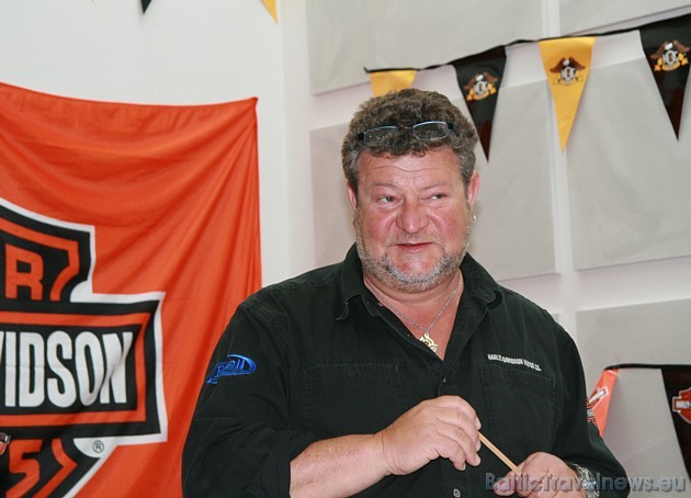 Nigel Villiers - Eiropas, Tuvo Austrumu un Āfrikas Harley Owners Group direktors 31414