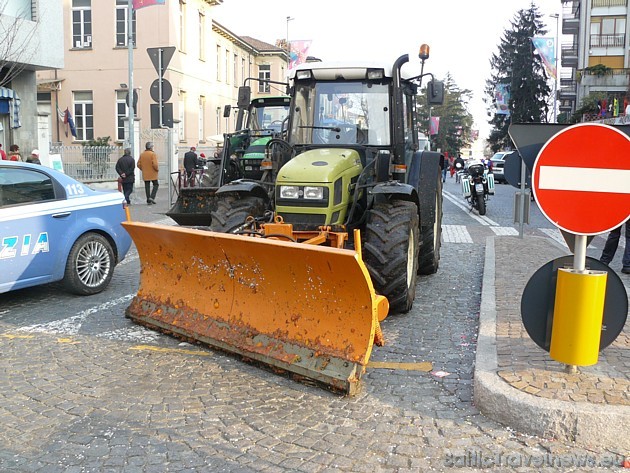 Tehnika pacietīga gaida sakopšanas laiku. Travelnews.lv pateicas fotogrāfiju autoram Ilgvaram Ābolam Tehnika pacietīga gaida sakopšanas laiku. Travelnews.lv pateicas fotogrāfiju autoram Ilgvaram Ābolam 31468