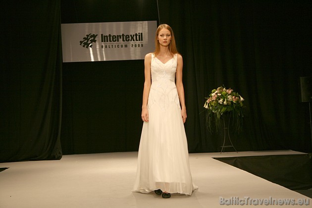 Kāzu modes salona Fiancee tērpu prezentācija izstādē Intertextil Balticum 2009 32041