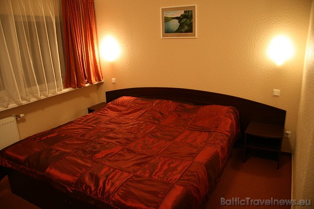 Viesnīcas Wolmar pusluksa numuros ir lielas divvietīgas gultas 32139