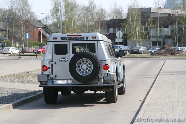 PROMBRON’ ir īsts VIP tanks automobiļa izskatā – tas spēj ne tikai pasargāt autobraucēju dzīvības, bet arī ir apgādāts ar visdažādākajām “ekstrām” PROMBRON’ ir īsts VIP tanks automobiļa izskatā – tas spēj ne tikai pasargāt autobraucēju dzīvības, bet arī ir apgādāts ar visdažādākajām “ekstrām” 32847