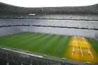 Futbola stadions Allianz Arena tiek izmantots tikai un vienīgi futbola mērķiem. Zālāja svītras veidojas no zālāja pļaušanas virziena, jo viena josla t 3