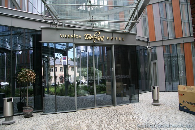 Četru zvaigžņu viesnīca Elefanthotel ( www.elefanthotel.lv ) piedāvā jaunu pakalpojumu viesiem un rīdziniekiem - masāžas, manikīra, pedikīra un ajūrvē Četru zvaigžņu viesnīca Elefanthotel ( www.elefanthotel.lv ) piedāvā jaunu pakalpojumu viesiem un rīdziniekiem - masāžas, manikīra, pedikīra un ajūrvē 35018