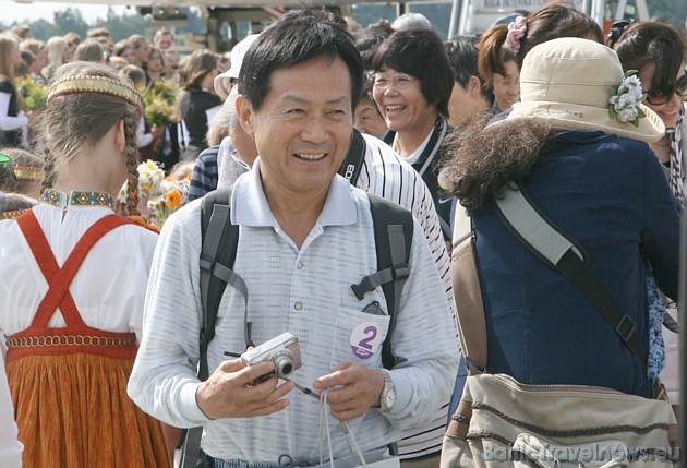 Japāņu tūristi neslēpj savu pārsteigumu 35874