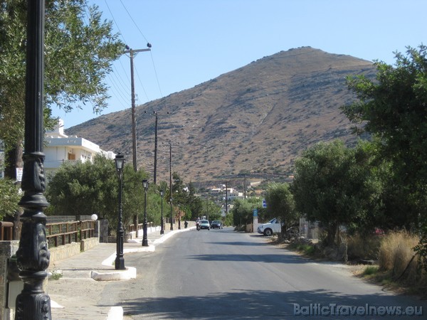 Gleznains ceļš Krētas rietumkrastā ved uz bijušo zvejnieku ciematu, tagadējo kūrortu ELOUNDU, kas atrodas līča krastā 11 km attālumā no Agios Nikolaos 35903