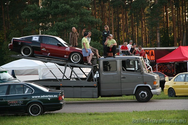 Sporta un drifta automašinu fani varēja baudīt dažādus tūninga spēkratus, kas bija ieradušies no Baltijas valstīm, Somijas un Krievijas Sporta un drifta automašinu fani varēja baudīt dažādus tūninga spēkratus, kas bija ieradušies no Baltijas valstīm, Somijas un Krievijas 35968