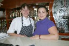 Par restorāna viesu labsajūtu rūpējas restorāna vadītāja Inese Vīcupa (no labās) un pavāre Terēze Kondrate 8