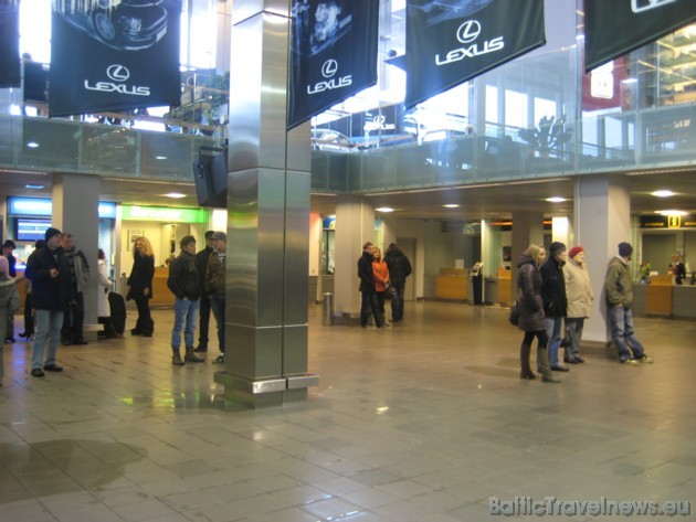 Informāciju par lidostu Rīga un lidsabiedrību airBaltic var atrast interneta vietnēs www.riga-airport.com un www.airbaltic.lv 38868