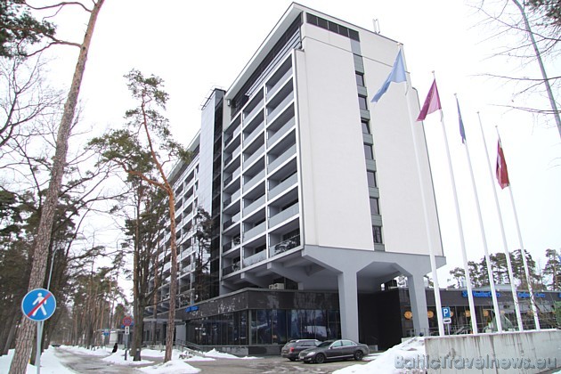 Viesnīca Hotel Jūrmala SPA atrodas Jomas ielā 47/49, Jūrmalā 41323