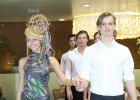 Konkursa Mis un Mr Latvija dalībnieki demonstrē Roberta Krauzes kleitas 53