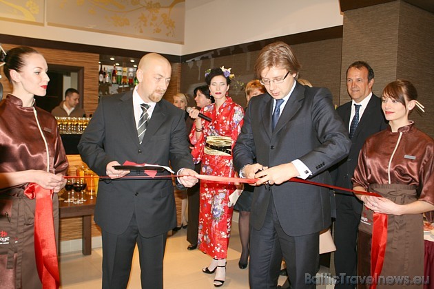 Rīgas domes priekšsēdētājs Nils Ušakovs svinīgi atklāj restorānu Tokyo City 42328