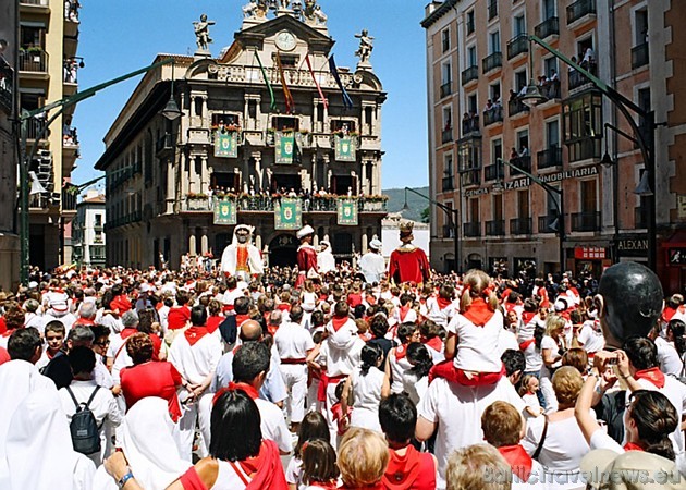 Fiestas - tas ir atslēgvārds dzīvei Navarrā pēc vasaras saulgriežiem. Tiek svinēti daudzi un dažādi svētki 42813