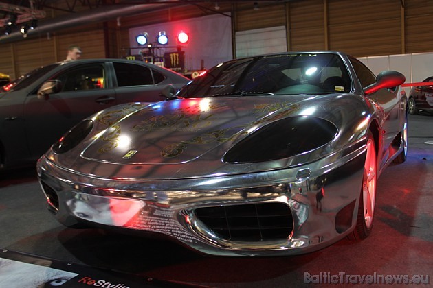 Ferrari virsbūve ir kā spogulis 42891