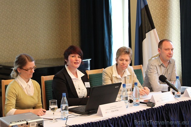 No labās: Andri Maimets (Tallinn 2011), Maria Alajõe, (Enterprise Estonia), Elin Priks (Enterprise Estonia) un tulks 43475
