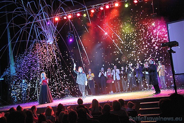Iluzionistu šovā ABRAKADABRA 2010 pavisam ņēma dalību 9 mākslinieki 44054