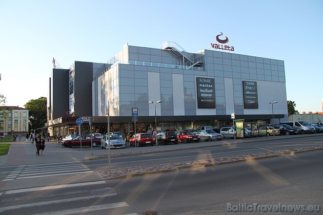 Valmieras centrālais iepirkšanās veikals centrs Valleta 44606