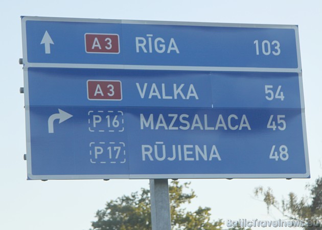 Valmiera ir tranzīta pilsēta starp Tartu, Valku un Rīgu, taču daudzi Valmierā piestāj, jo tās apkārtnē ir daudz nozīmīgu tūrisma objektu, piļu, muižu. Valmiera ir tranzīta pilsēta starp Tartu, Valku un Rīgu, taču daudzi Valmierā piestāj, jo tās apkārtnē ir daudz nozīmīgu tūrisma objektu, piļu, muižu. 44616