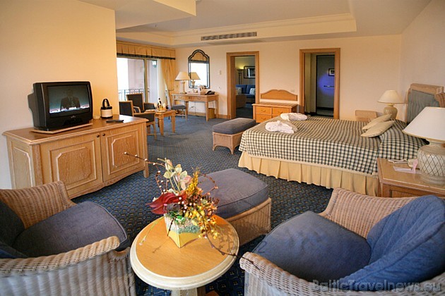 Junior suite klases numurs ar guļamistabu un viesistabu 44947