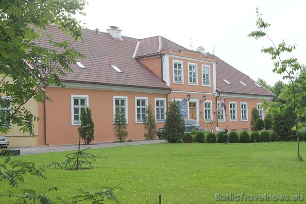 Kukšu muižas saimnieks apgalvo, ka vēsturiskajā muiža var pārnakšņot ar brokastīm par 100 LVL - www.kuksumuiza.lv Kukšu muižas saimnieks apgalvo, ka vēsturiskajā muiža var pārnakšņot ar brokastīm par 100 LVL - www.kuksumuiza.lv 44987