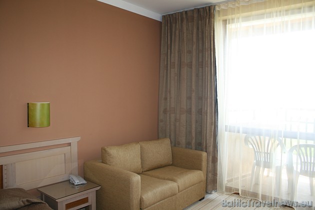 Viesnīcā bez dzīvojamajām istabām ir arī atpūtas istabas 45095