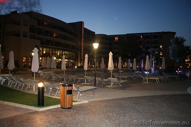 Viena no viesnīcas Miramar kompleksa ēkām 45101