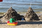 Vasara nemanāmi paskrien birojos, konferencēs un sapulcēs... bet varbūt ir laiks doties uz Jūrmalu? www.balticbeach.lv 24