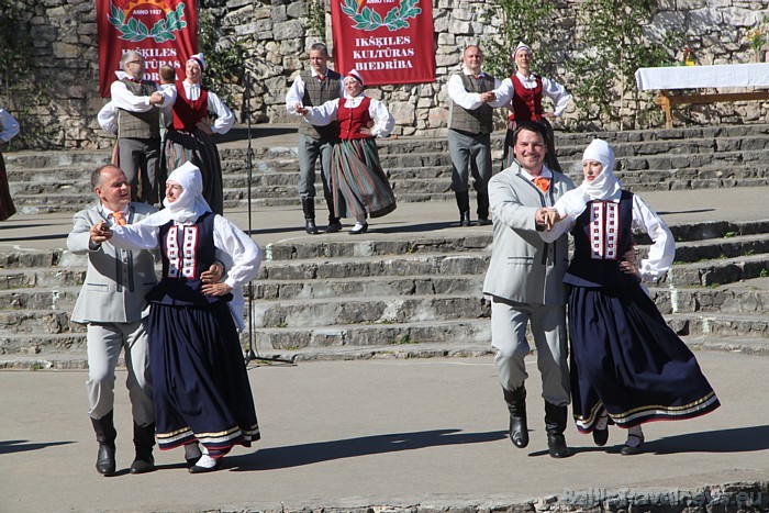 Daugavas svētku sadancošana 45880