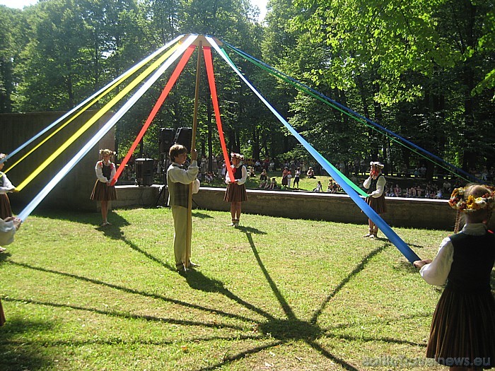 X Latvijas skolu jaunatnes dziesmu un deju svētki 46001